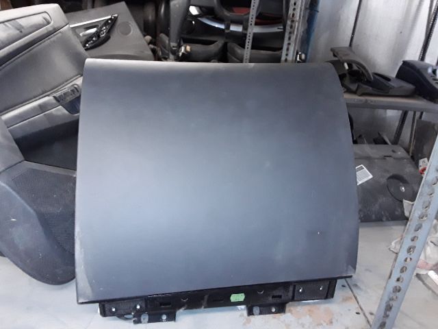 bontott VW PHAETON Kesztyűtartó