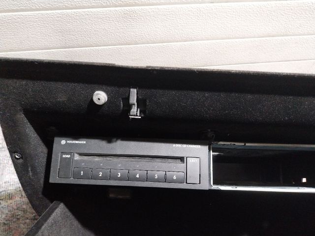 bontott VW PHAETON Kesztyűtartó