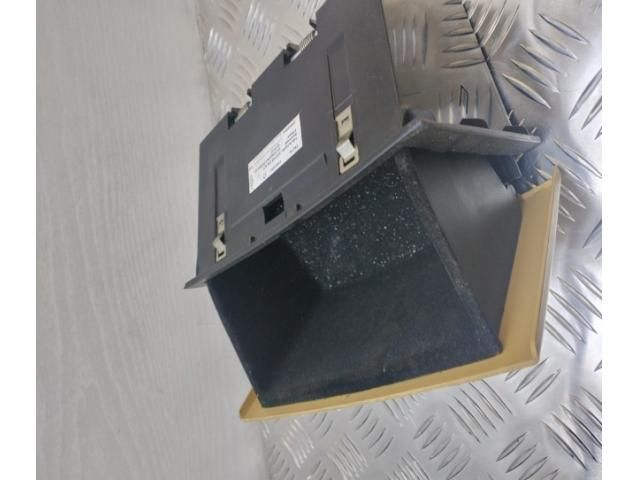 bontott VW PHAETON Kesztyűtartó