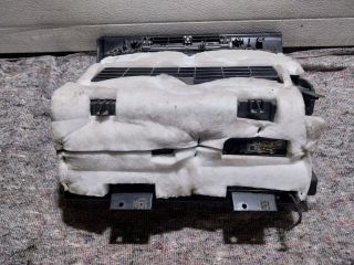 bontott VW PHAETON Kesztyűtartó