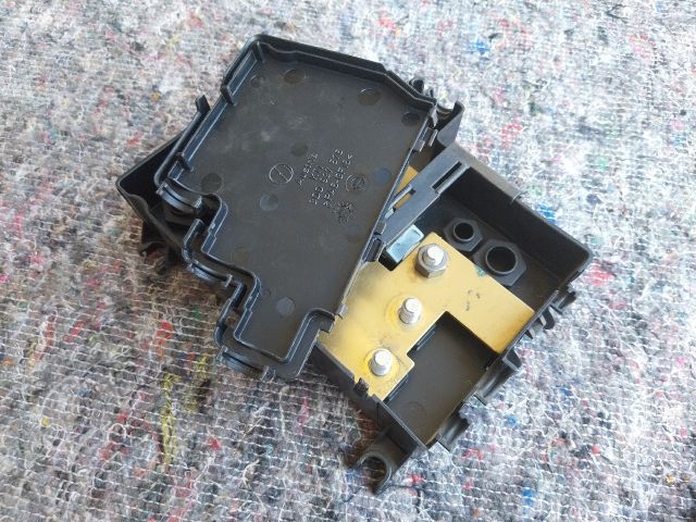 bontott VW PHAETON Pozitív Kábel Elosztó