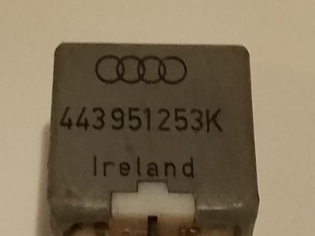 bontott VW PHAETON Relé