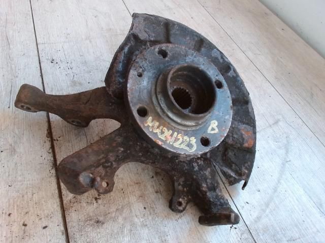 bontott VW POLO CLASSIC Bal első Csonkállvány Kerékaggyal