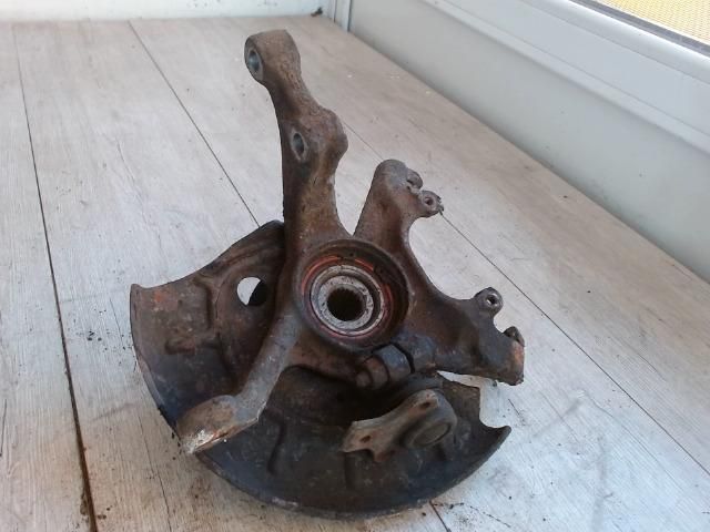 bontott VW POLO CLASSIC Bal első Csonkállvány Kerékaggyal