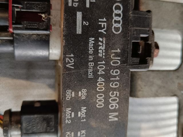 bontott VW POLO CLASSIC Hűtőventilátor Relé