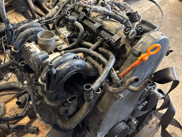 bontott VW POLO CLASSIC Motor (Fűzött blokk hengerfejjel)