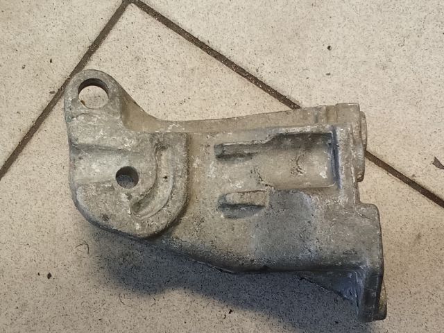 bontott VW POLO CLASSIC Motor Tartó Bak (Pozíciófüggetlen)