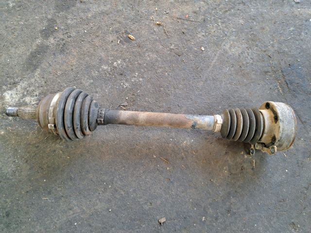 bontott VW POLO CLASSIC Bal Féltengely