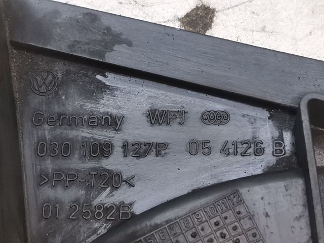 bontott VW POLO CLASSIC Alsó Vezérlés Burkolat