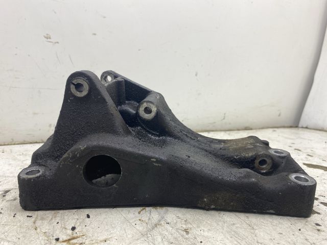 bontott VW POLO CLASSIC Generátor Tartó Bak