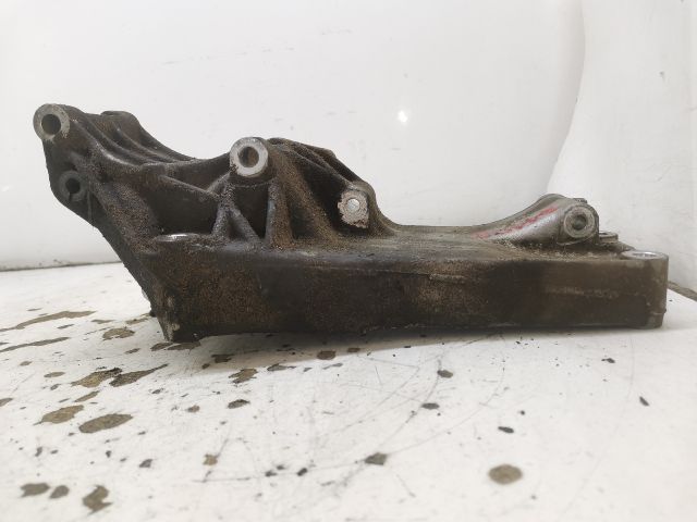 bontott VW POLO CLASSIC Generátor Tartó Bak