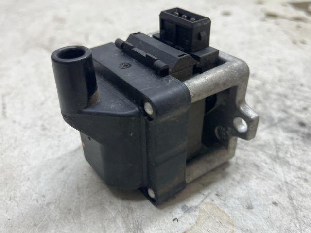 bontott VW POLO CLASSIC Gyújtótrafó