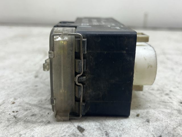 bontott VW POLO CLASSIC Hűtőventilátor Relé