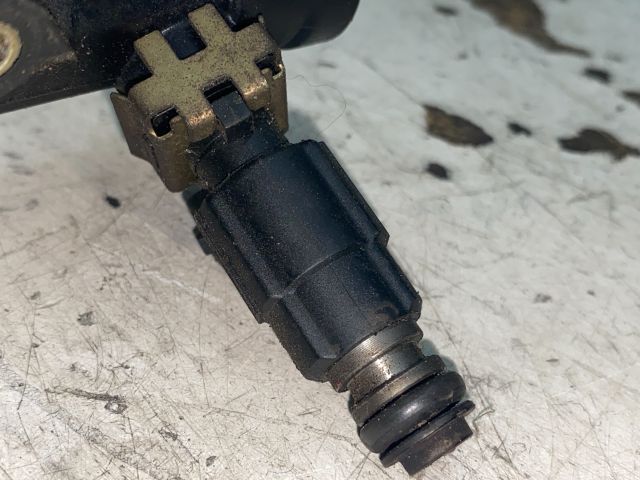 bontott VW POLO CLASSIC Porlasztó Sor / Híd