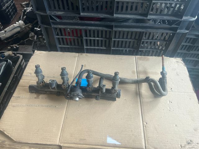 bontott VW POLO CLASSIC Porlasztó Sor / Híd