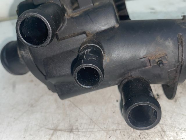 bontott VW POLO CLASSIC Termosztátház Csővel