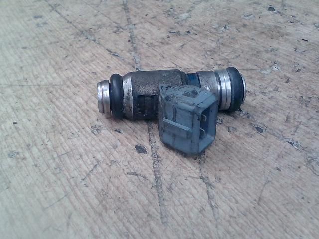 bontott VW POLO CLASSIC Porlasztó (1 db)