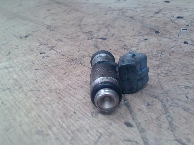 bontott VW POLO CLASSIC Porlasztó (1 db)