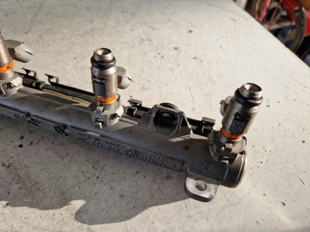 bontott VW POLO CLASSIC Porlasztó Sor / Híd