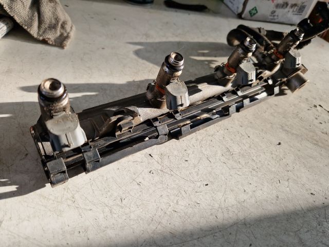 bontott VW POLO CLASSIC Porlasztó Sor / Híd