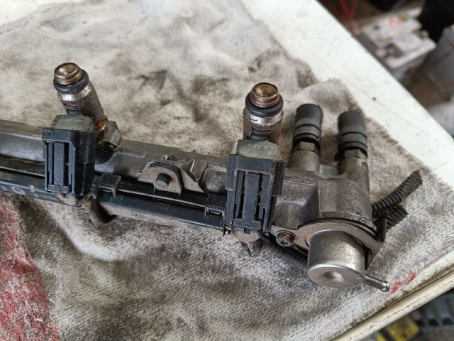 bontott VW POLO CLASSIC Porlasztó Sor / Híd