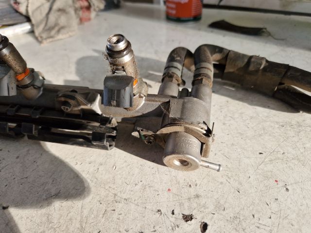 bontott VW POLO CLASSIC Porlasztó Sor / Híd