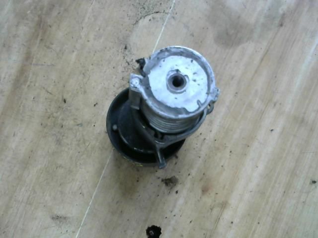 bontott VW POLO CLASSIC Szíjfeszítő Görgő