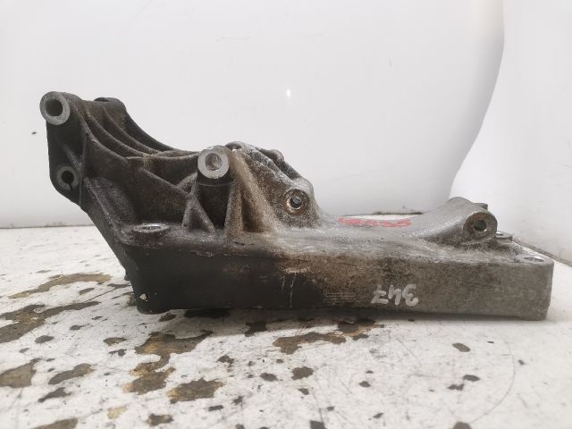 bontott VW POLO CLASSIC Generátor Tartó Bak