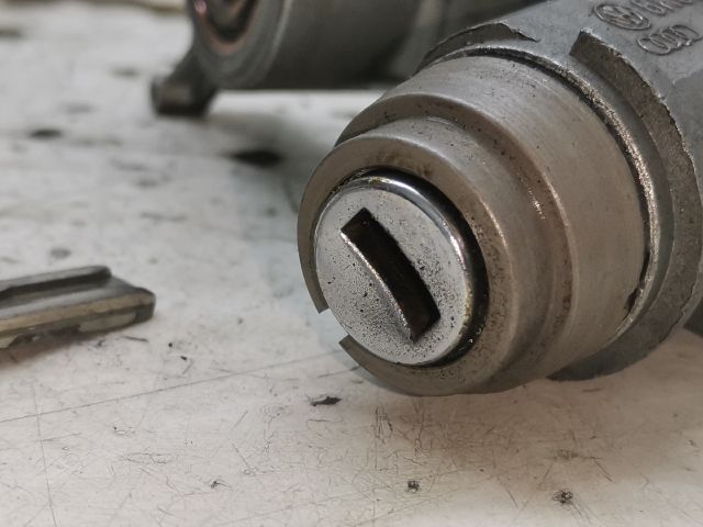 bontott VW POLO CLASSIC Gyújtáskapcsoló