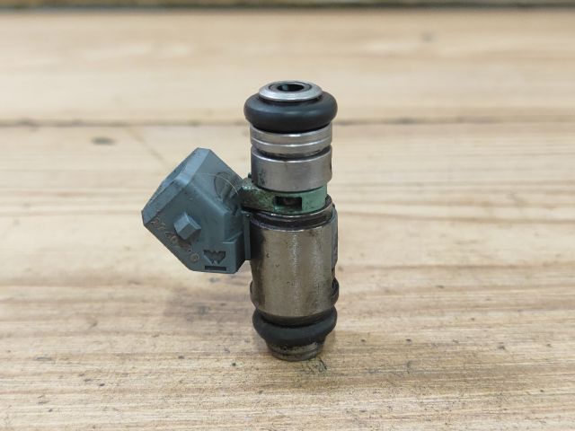 bontott VW POLO CLASSIC Porlasztó (1 db)