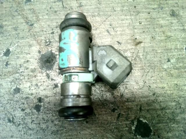 bontott VW POLO CLASSIC Porlasztó (1 db)