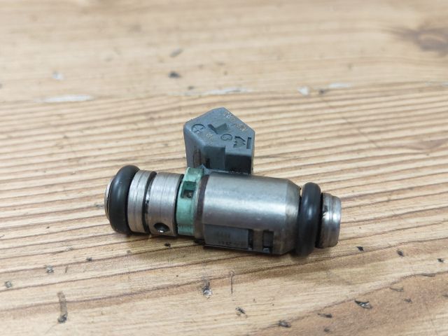 bontott VW POLO CLASSIC Porlasztó (1 db)