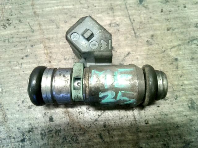 bontott VW POLO CLASSIC Porlasztó (1 db)