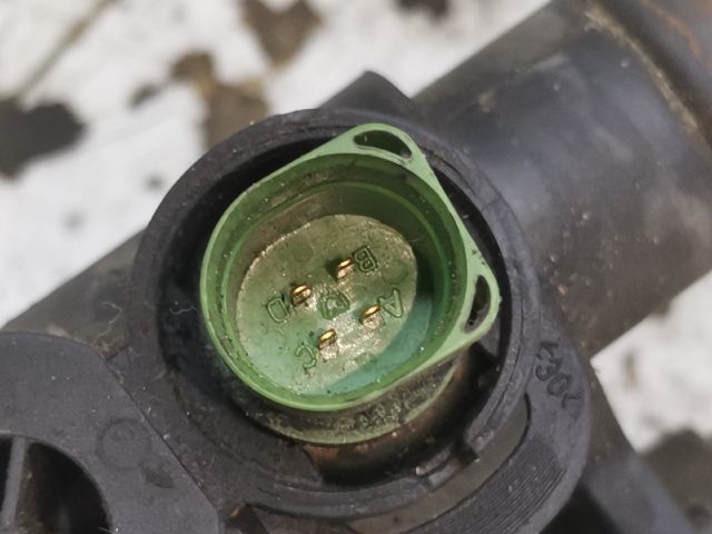 bontott VW POLO CLASSIC Termosztátház Csővel