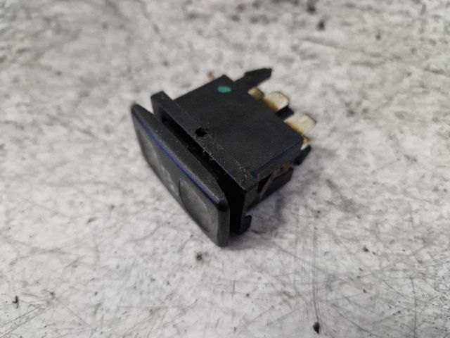 bontott VW POLO CLASSIC Ablakemelő Kapcsoló (Pozíciófüggetlen)