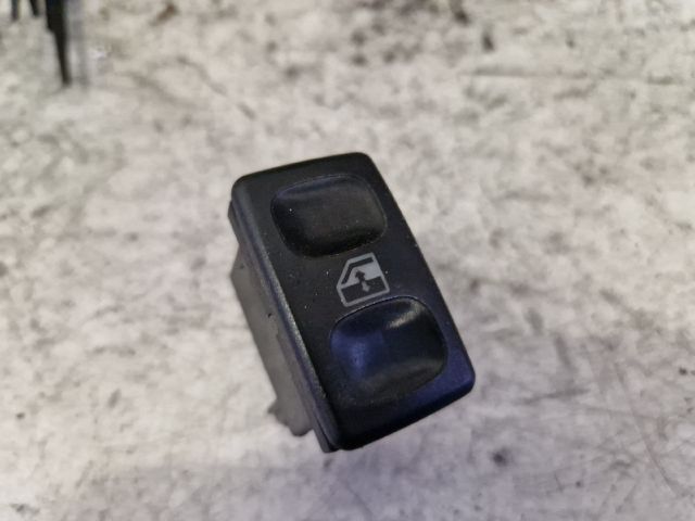 bontott VW POLO CLASSIC Ablakemelő Kapcsoló (Pozíciófüggetlen)