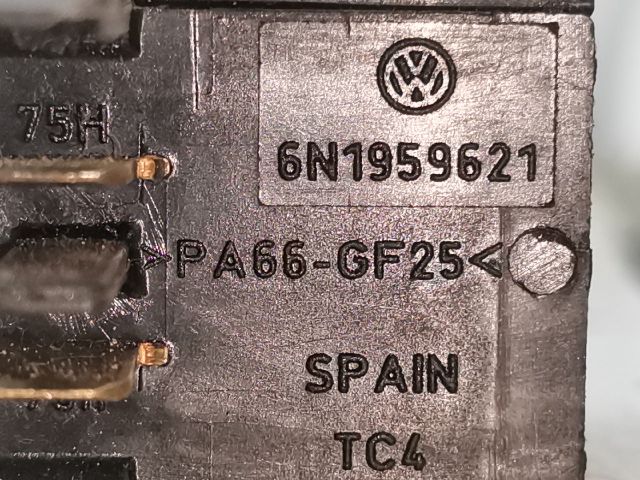 bontott VW POLO CLASSIC Ablakfűtés Kapcsoló