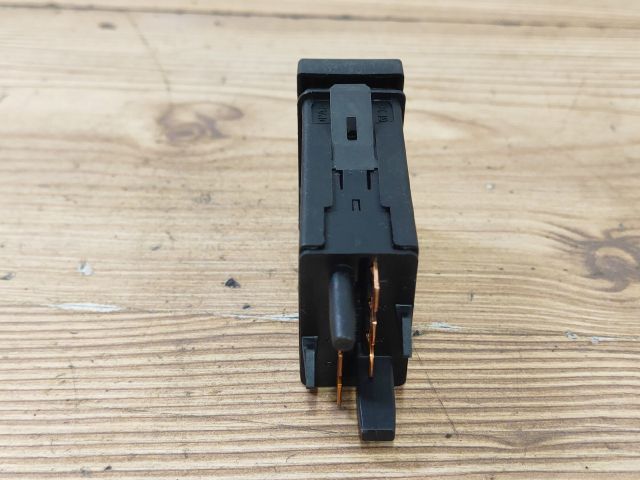 bontott VW POLO CLASSIC Ablakfűtés Kapcsoló