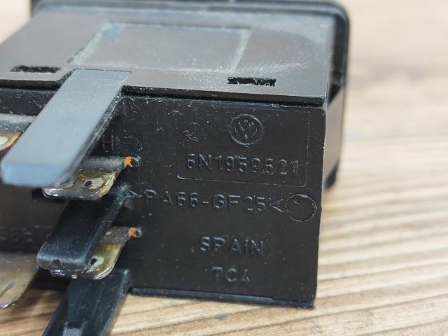 bontott VW POLO CLASSIC Ablakfűtés Kapcsoló