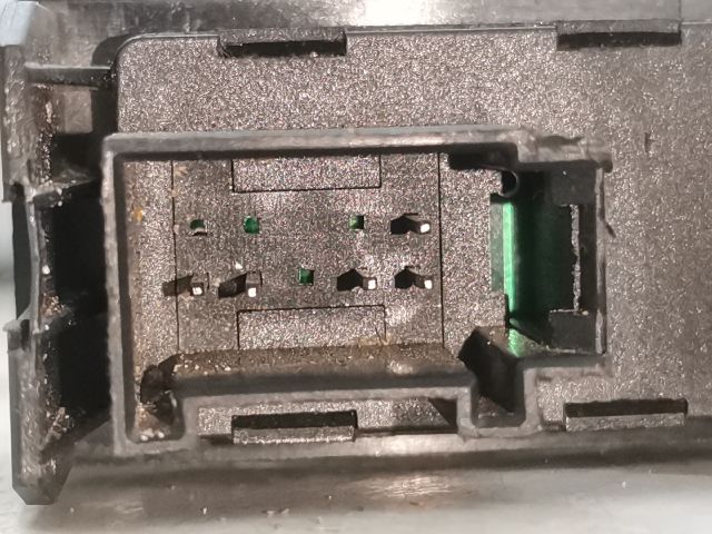 bontott VW POLO CLASSIC Bal első Ablakemelő Kapcsoló