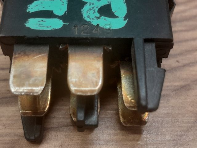 bontott VW POLO CLASSIC Bal első Ablakemelő Kapcsoló