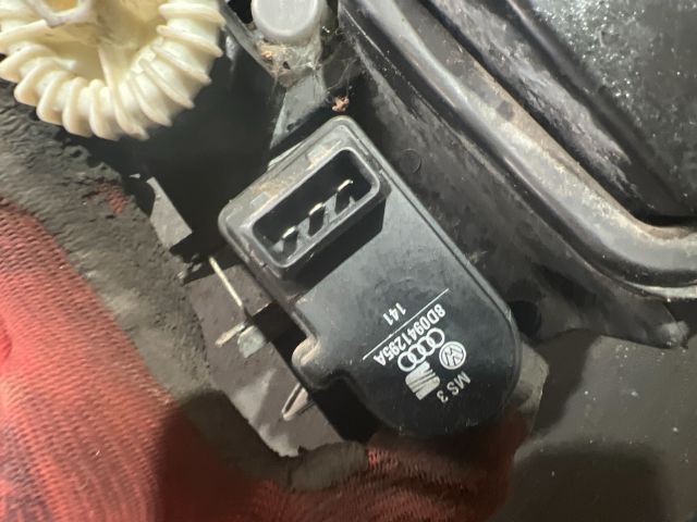 bontott VW POLO CLASSIC Bal Fényszóró