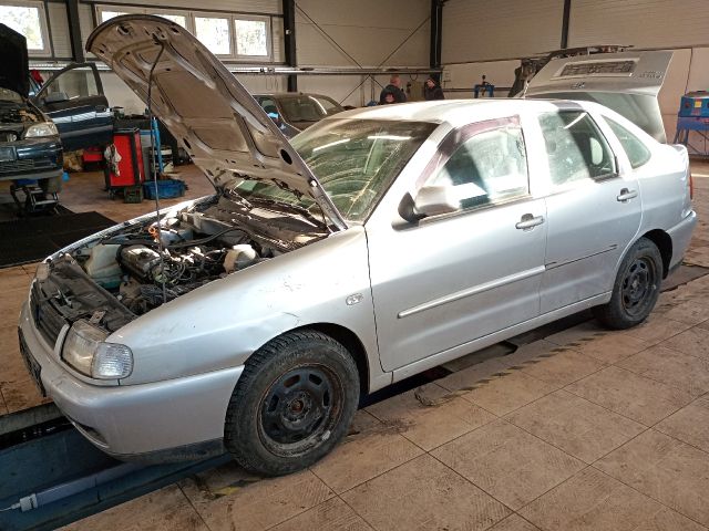 bontott VW POLO CLASSIC Bal hátsó Belső Kilincs