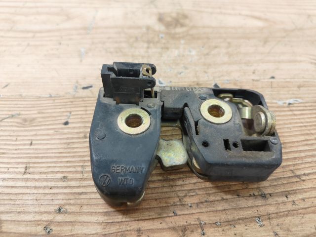 bontott VW POLO CLASSIC Csomagtérajtó Zárszerkezet