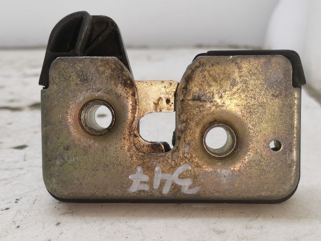 bontott VW POLO CLASSIC Csomagtérajtó Zárszerkezet