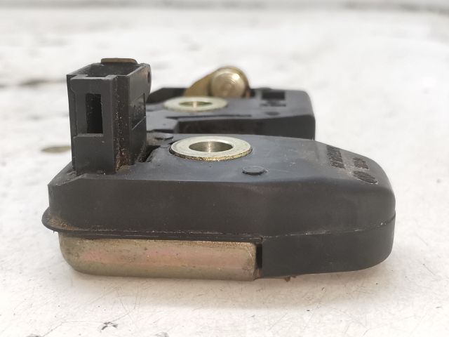 bontott VW POLO CLASSIC Csomagtérajtó Zárszerkezet