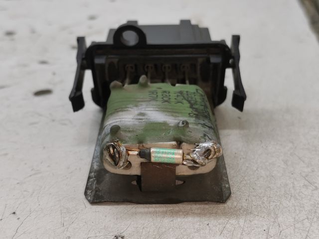 bontott VW POLO CLASSIC Előtét Ellenállás Fűtőmotor