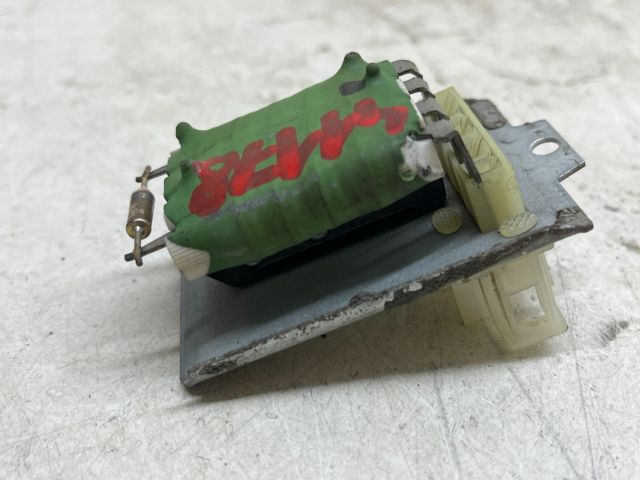 bontott VW POLO CLASSIC Előtét Ellenállás Fűtőmotor