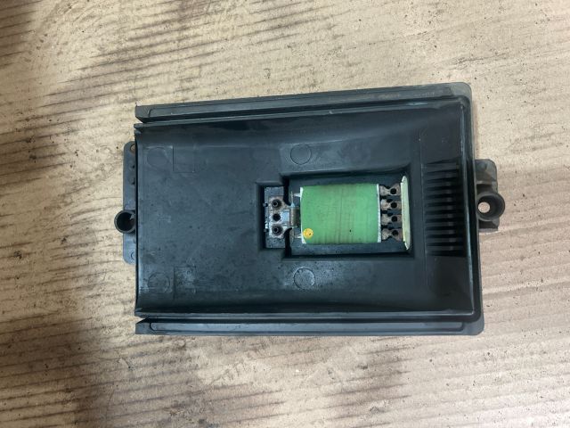 bontott VW POLO CLASSIC Előtét Ellenállás Fűtőmotor