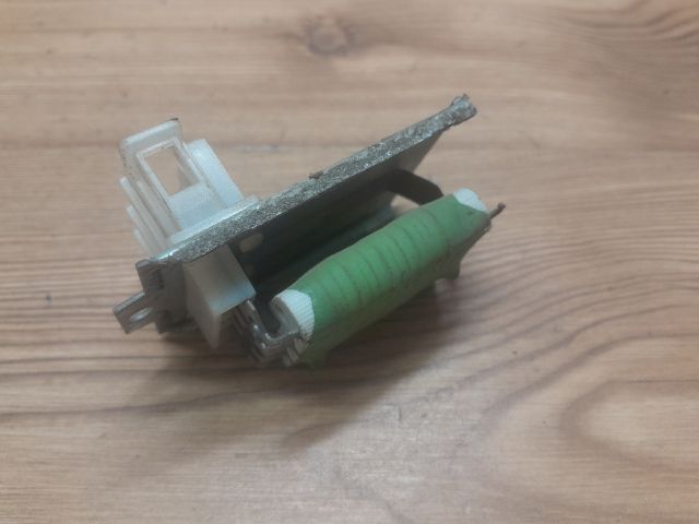 bontott VW POLO CLASSIC Előtét Ellenállás Fűtőmotor